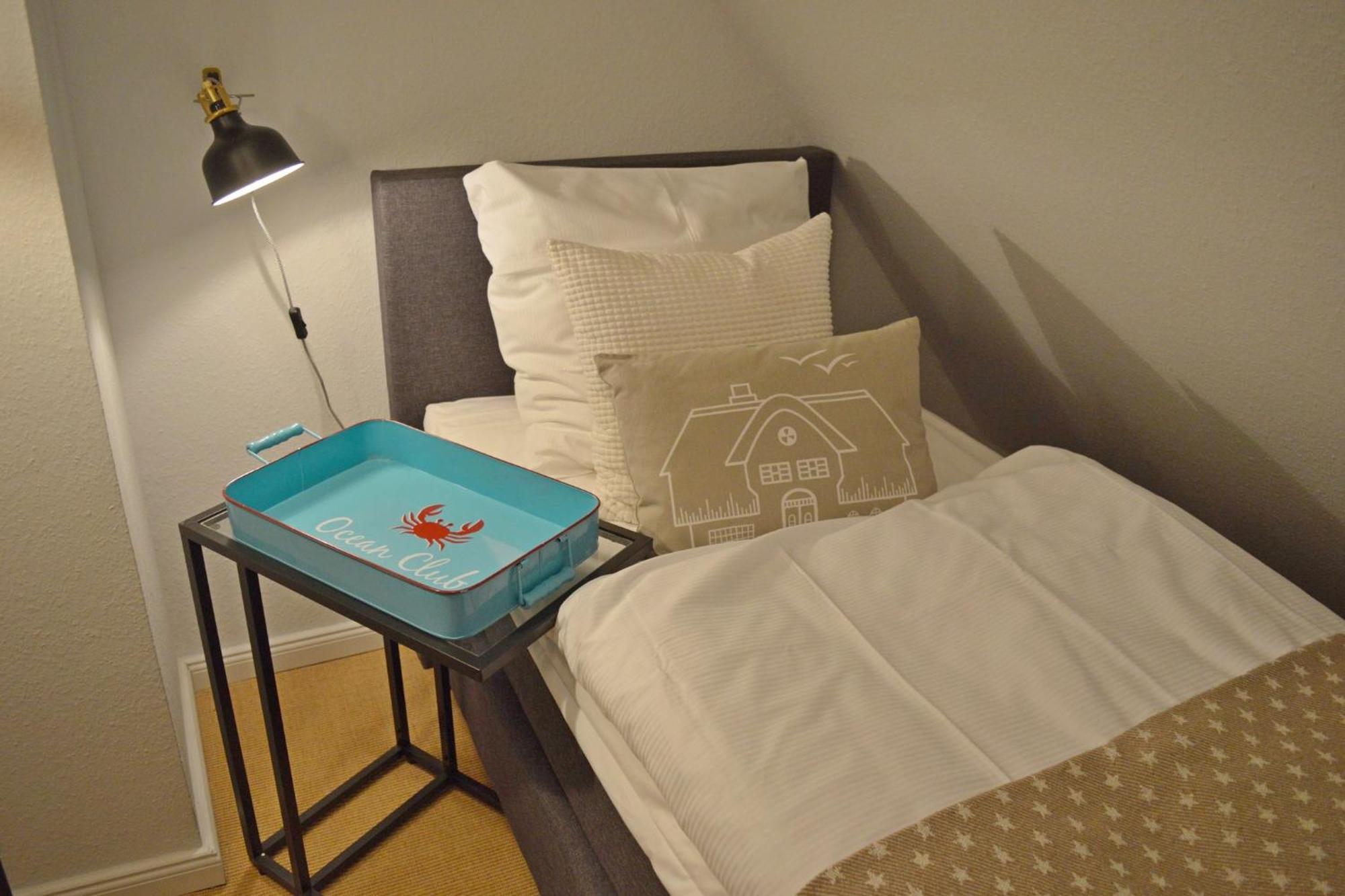 Morderne 3-Zimmerwohnung In Einer Hausscheibe Unter Reet 베스터란트 외부 사진