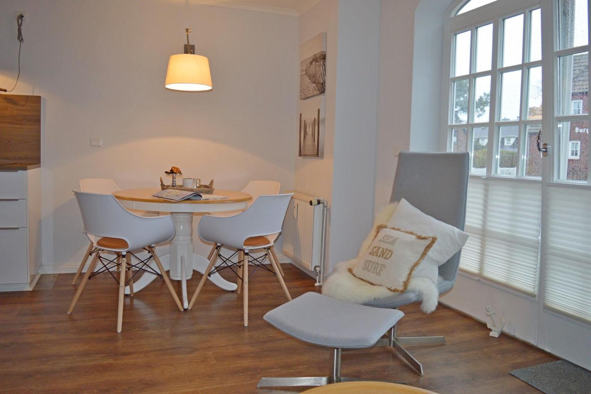 Morderne 3-Zimmerwohnung In Einer Hausscheibe Unter Reet 베스터란트 외부 사진